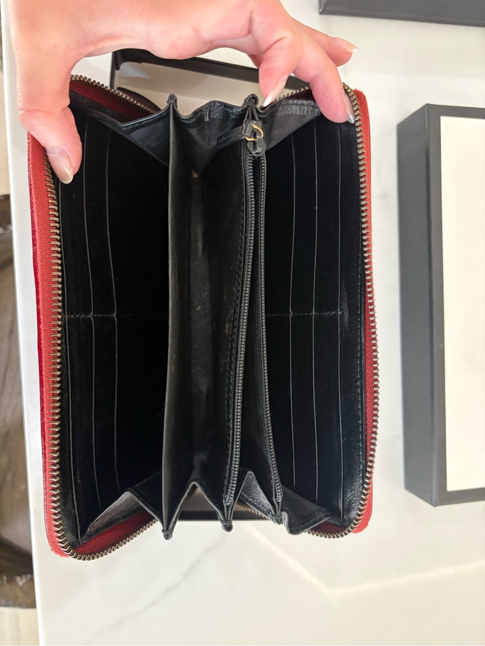 Gucci Black Quilted Leather Zip Wallet with Red Trim and Gold GG - Picture 3 of 3